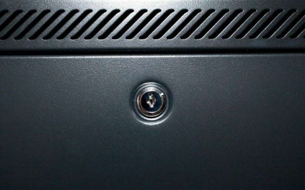 DSIT 22 HE 19? Serverschrank, mit perforierter Fronttür (BxTxH) 800 x 1000 DS8022PP