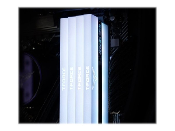 TEAM GROUP TF13D432G3200HC16CDC01 32GB Kit (2x16GB) TF13D432G3200HC16CDC01