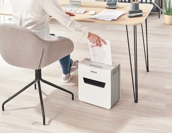 LEITZ Aktenvernichter IQ Protect Premium 8X, weiß